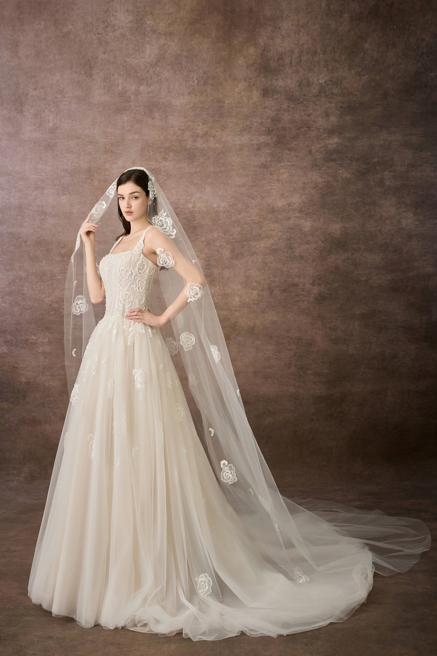 LUCENT WEDDING DRESS